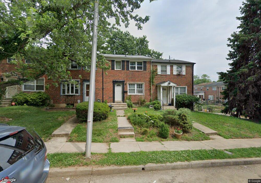 657 Charraway Rd, Baltimore, MD 21229 - photo 1