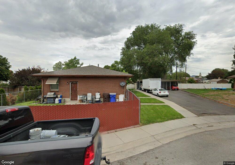 266 W Pioneer Cir, Midvale, UT 84047 - photo 1