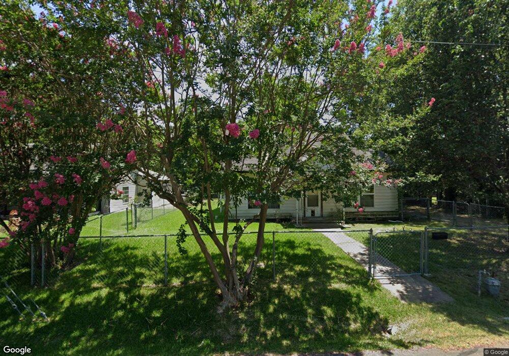 414 E 6th St, Bonham, TX 75418 - photo 1