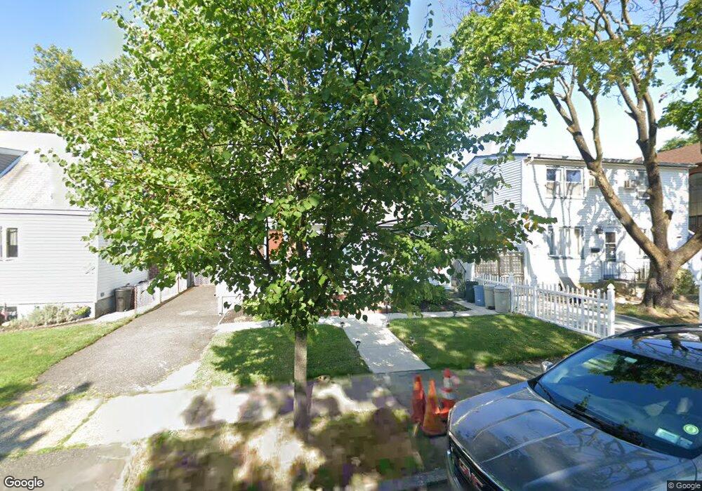 4954 166th St, Fresh Meadows, NY 11365 - photo 1