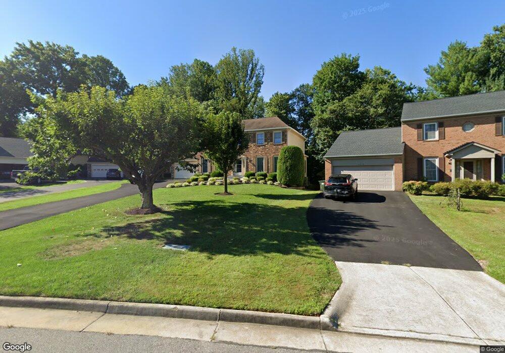 6327 Summerday Ct, Burke, VA 22015 - photo 1