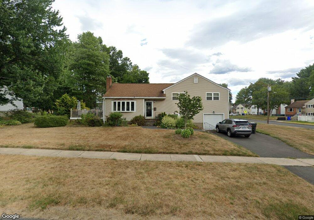 202 King Philip Dr, West Hartford, CT 06117 - photo 1