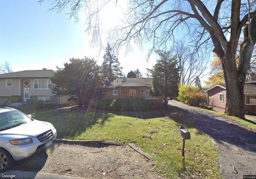 829 Navajo Dr, Lake In the Hills, IL 60156 - photo 1