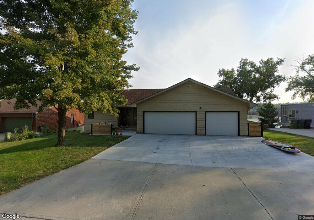 8001 Molokai Dr, Papillion, NE 68046 - photo 1