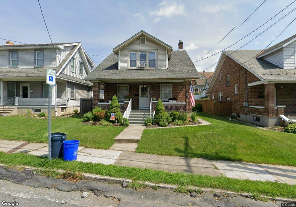 312 Mauch Chunk St, Nazareth, PA 18064 - photo 1