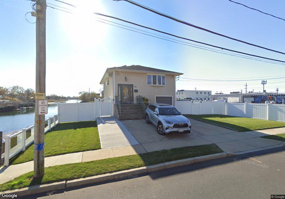 383 W Waukena Ave, Oceanside, NY 11572 - photo 1