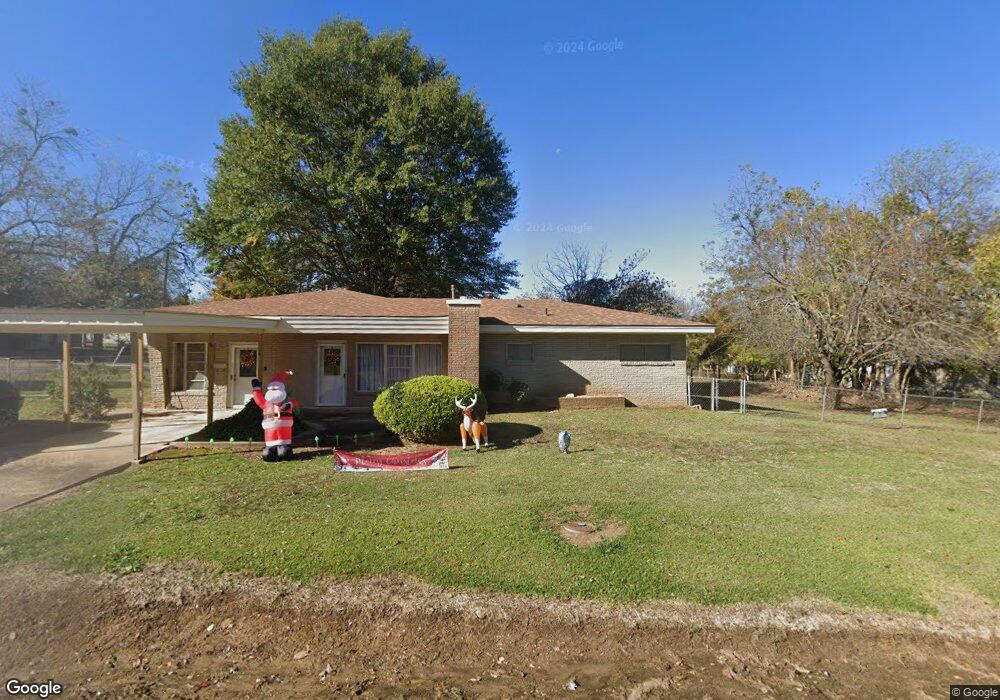 1108 S 3rd St, Hugo, OK 74743 - photo 1