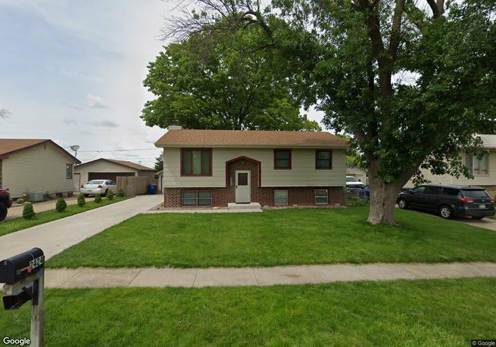 2424 E Aurora Ave, Des Moines, IA 50317 - photo 1