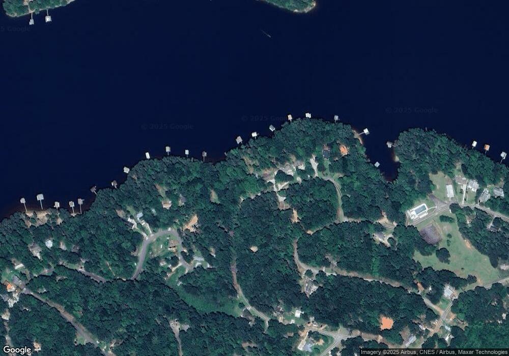 349 Shorewood Cir, Toccoa, GA 30577 - photo 1