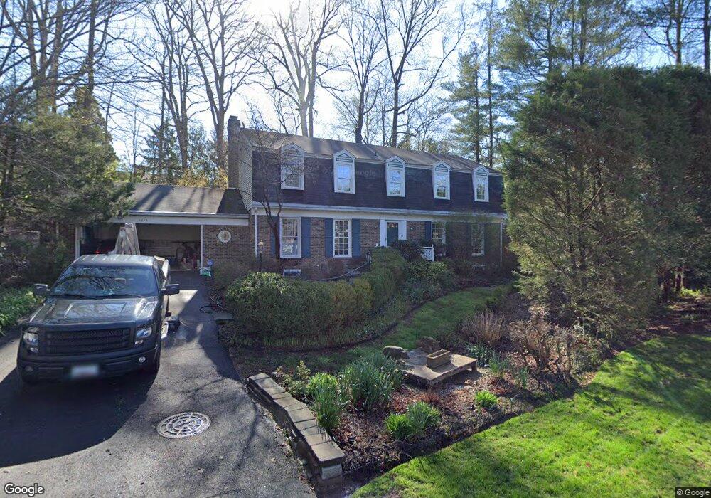 5825 Bent Twig Rd, McLean, VA 22101 - photo 1