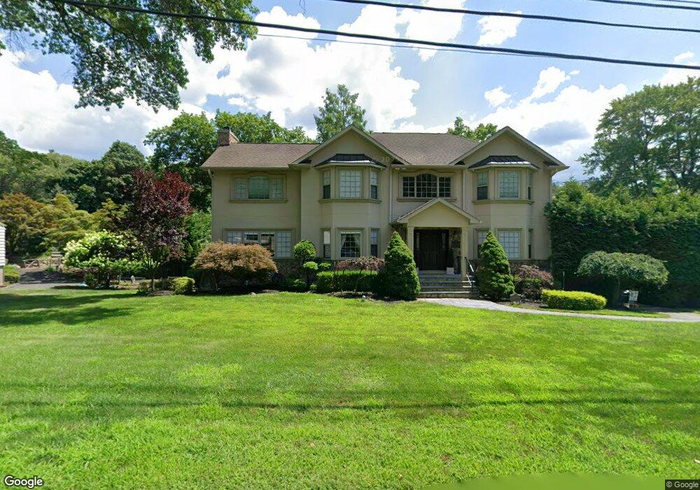 819 Circle Ave, Franklin Lakes, NJ 07417 - photo 1
