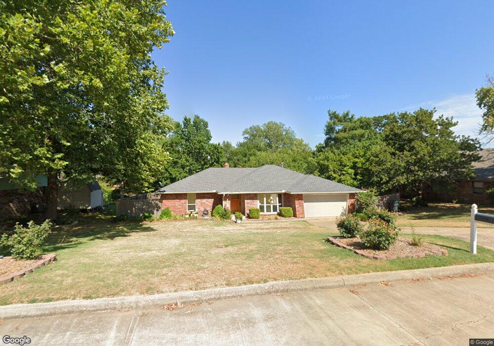 1018 N Douglas Dr, Claremore, OK 74017 - photo 1