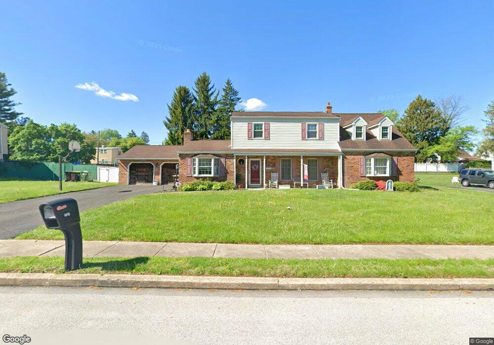 1912 Davis Dr, Norristown, PA 19403 - photo 1