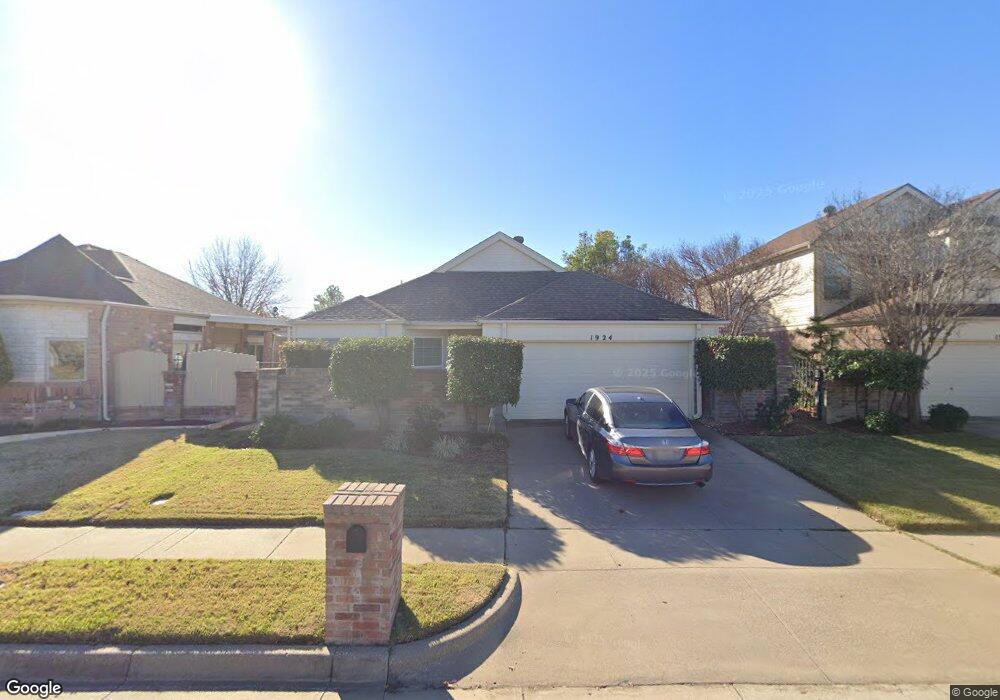 1924 Realistic Dr, Bedford, TX 76021 - photo 1