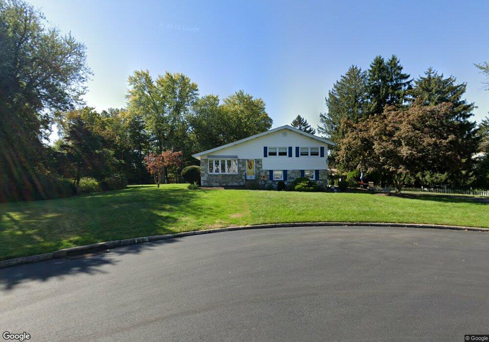 32 Pearl Dr, Southampton, PA 18966 - photo 1