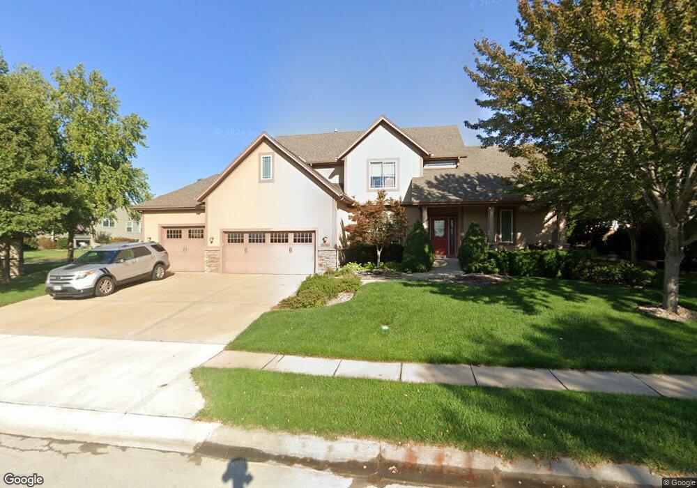 1502 Drake Ln, Raymore, MO 64083 - photo 1