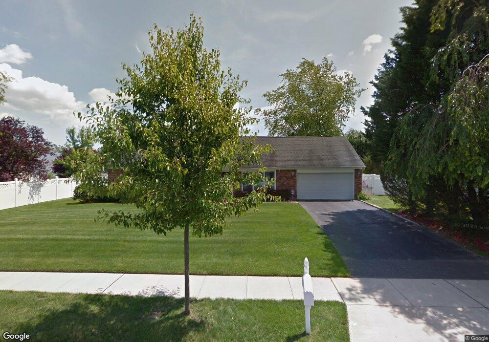 3 Tara Ln, ComMacK, NY 11725 - photo 1