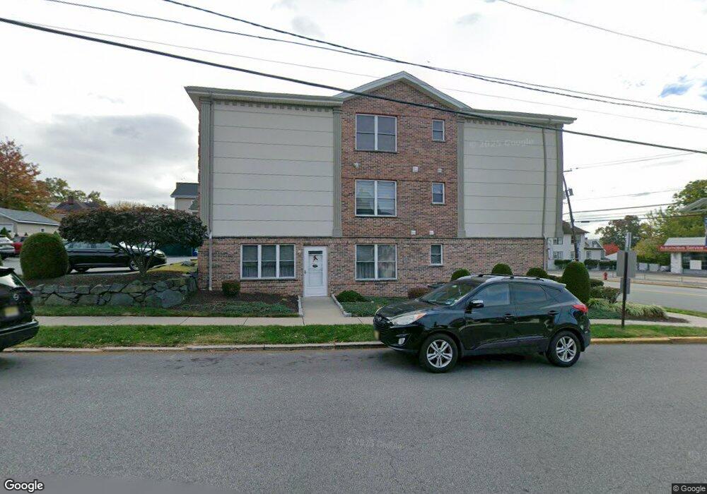 52 Ridge Rd, Lyndhurst, NJ 07071 - photo 1