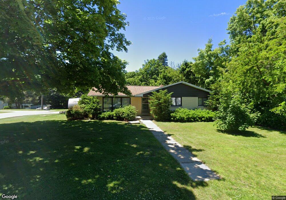 2718 Wellington Rd, Erie, PA 16506 - photo 1