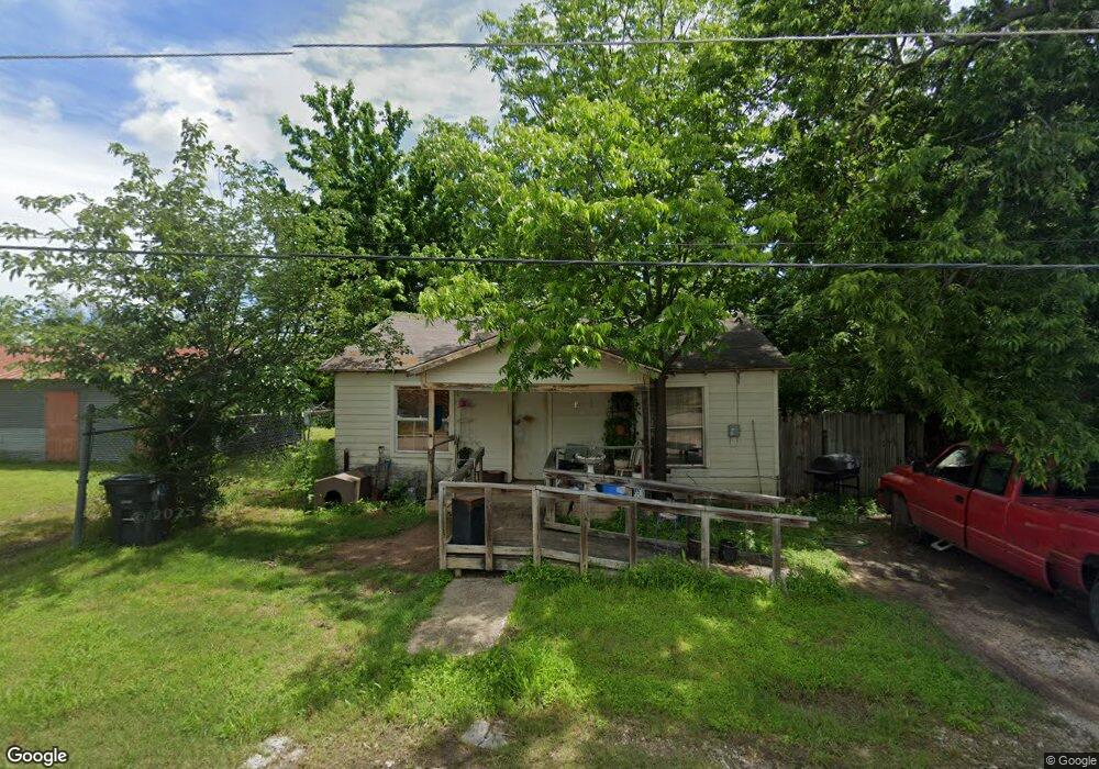 1518 N Brazos Ave, Cleburne, TX 76031 - photo 1