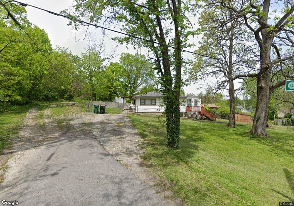 702 Boiling Spring Rd, New Albany, IN 47150 - photo 1