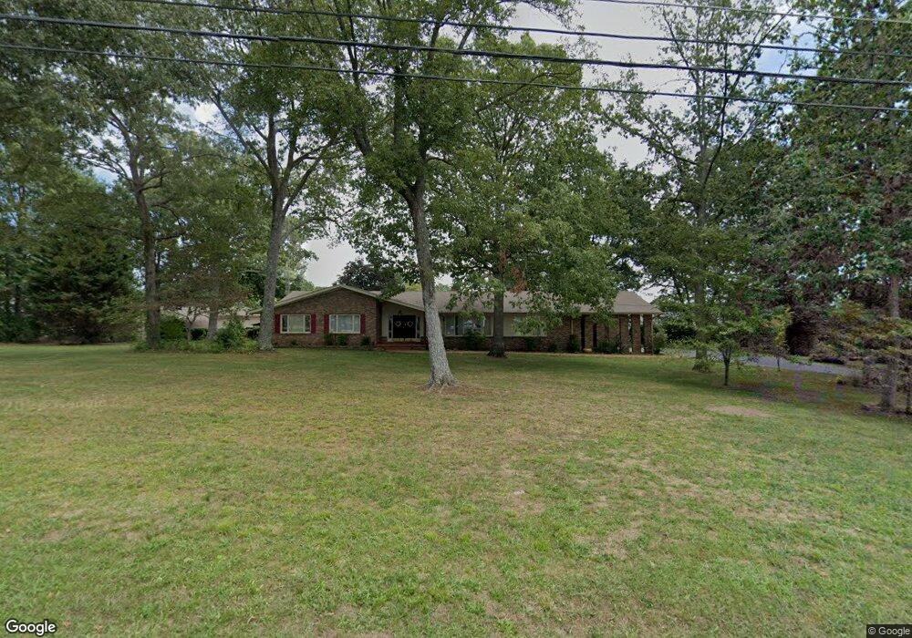 384 Dillon St, Crossville, TN 38555 - photo 1