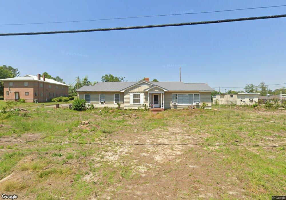 121 Peachtree St W, Douglas, GA 31533 - photo 1