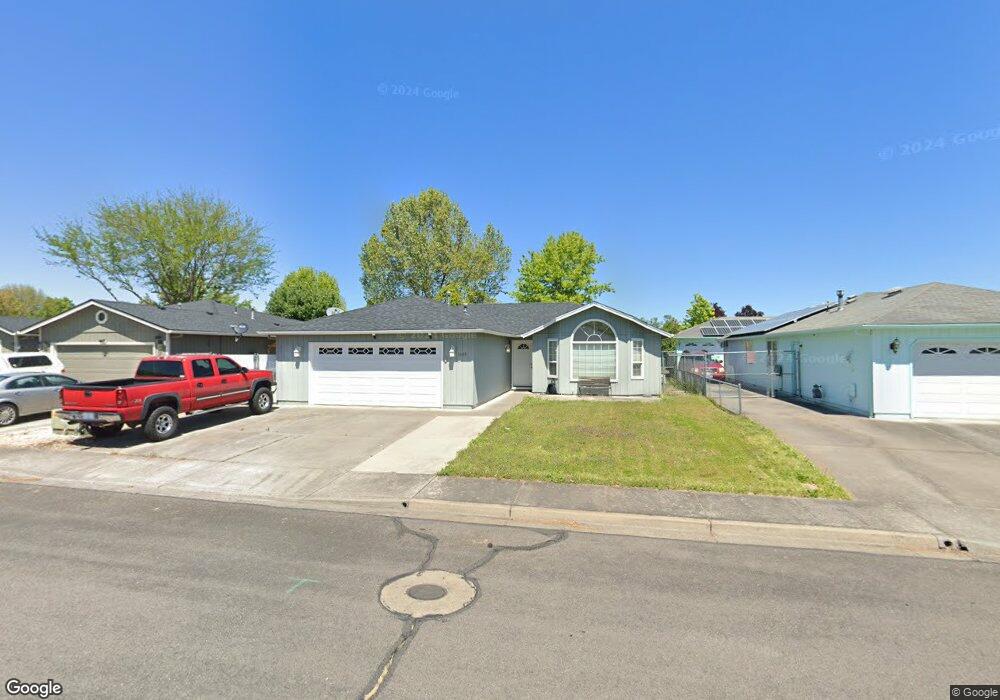 1003 Juanita Way, Central Point, OR 97502 - photo 1