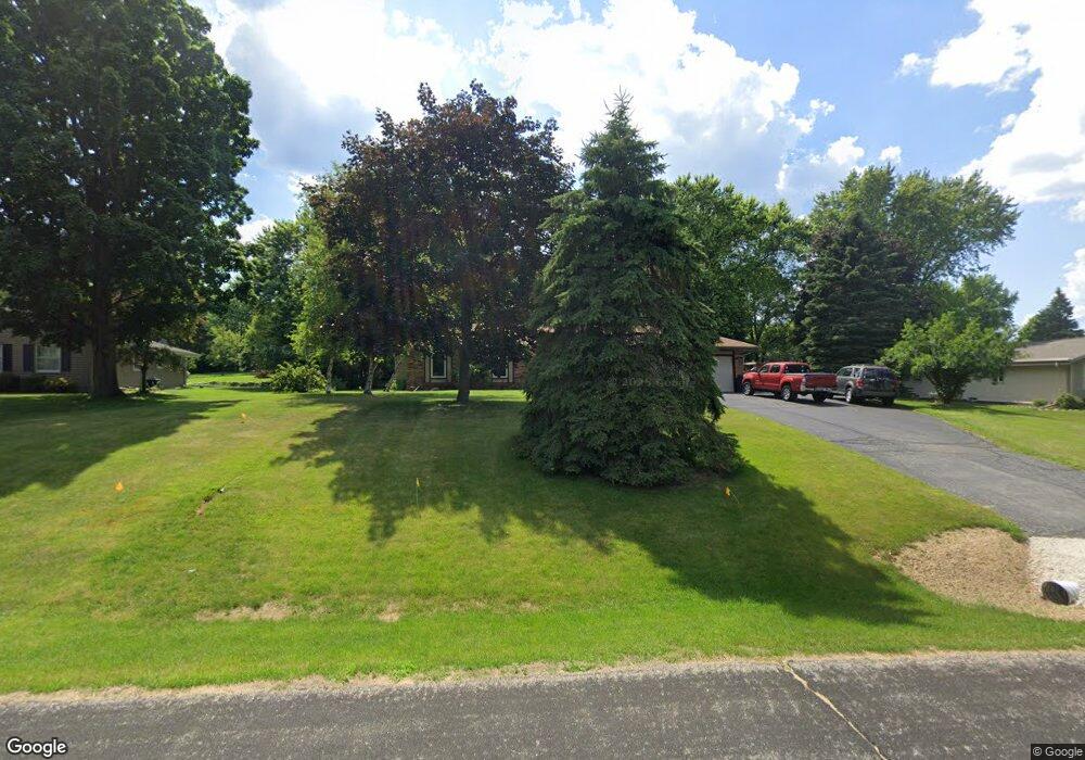 W256N5753 Wrendale Dr, Sussex, WI 53089 - photo 1