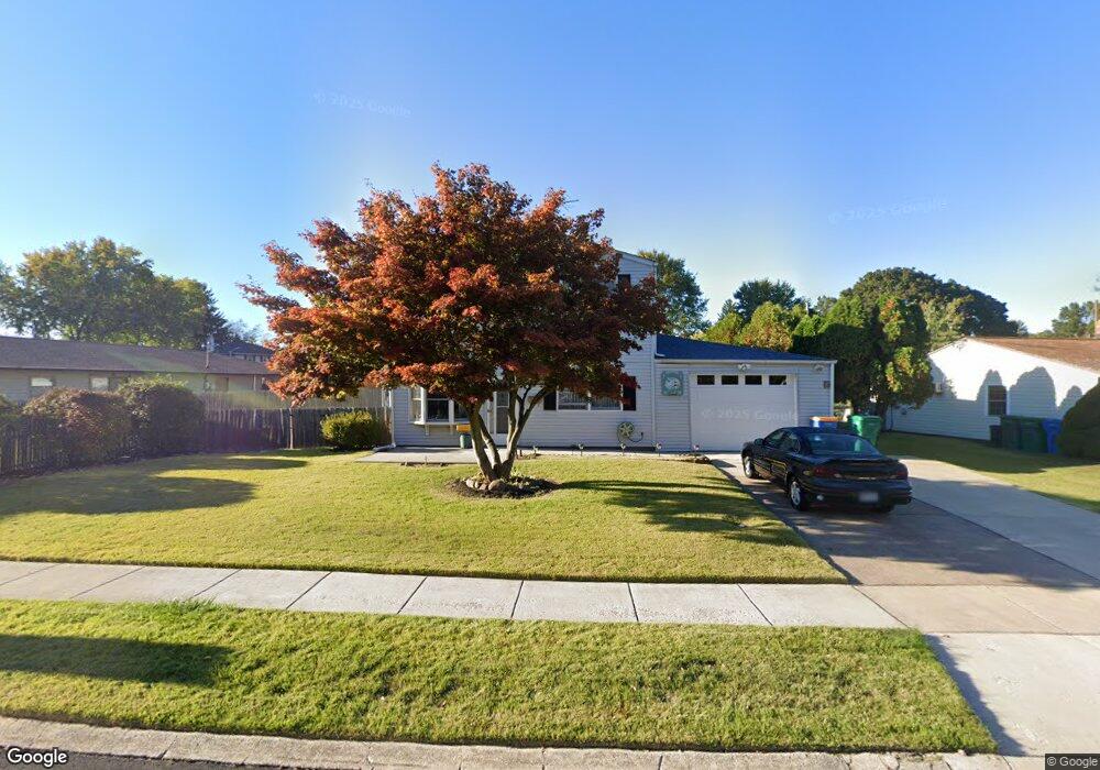 37 Yellowood Dr, Levittown, PA 19057 - photo 1