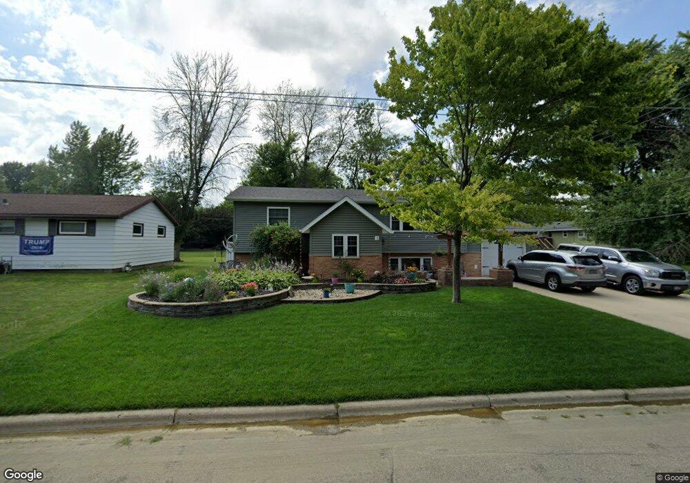 1004 S 4th Ave, Albert Lea, MN 56007 - photo 1