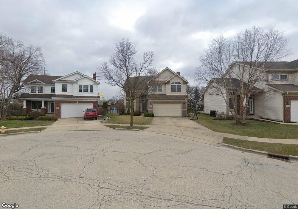 855 Princeton Ct, Elmhurst, IL 60126 - photo 1