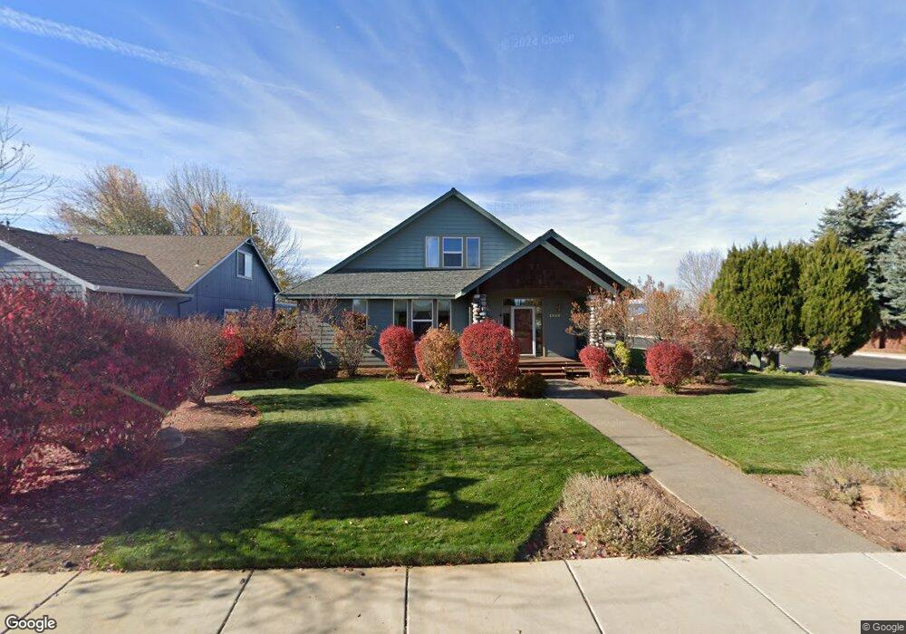 1955 NW 22nd St, Redmond, OR 97756 - photo 1