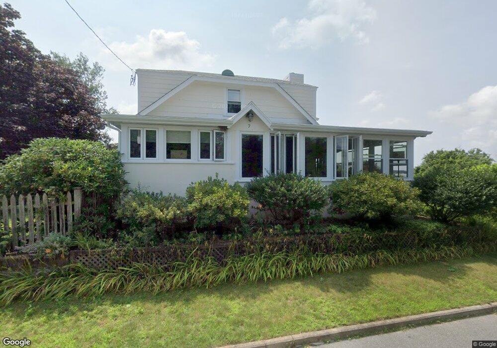 7 Highland St, South Dartmouth, MA 02748 - photo 1