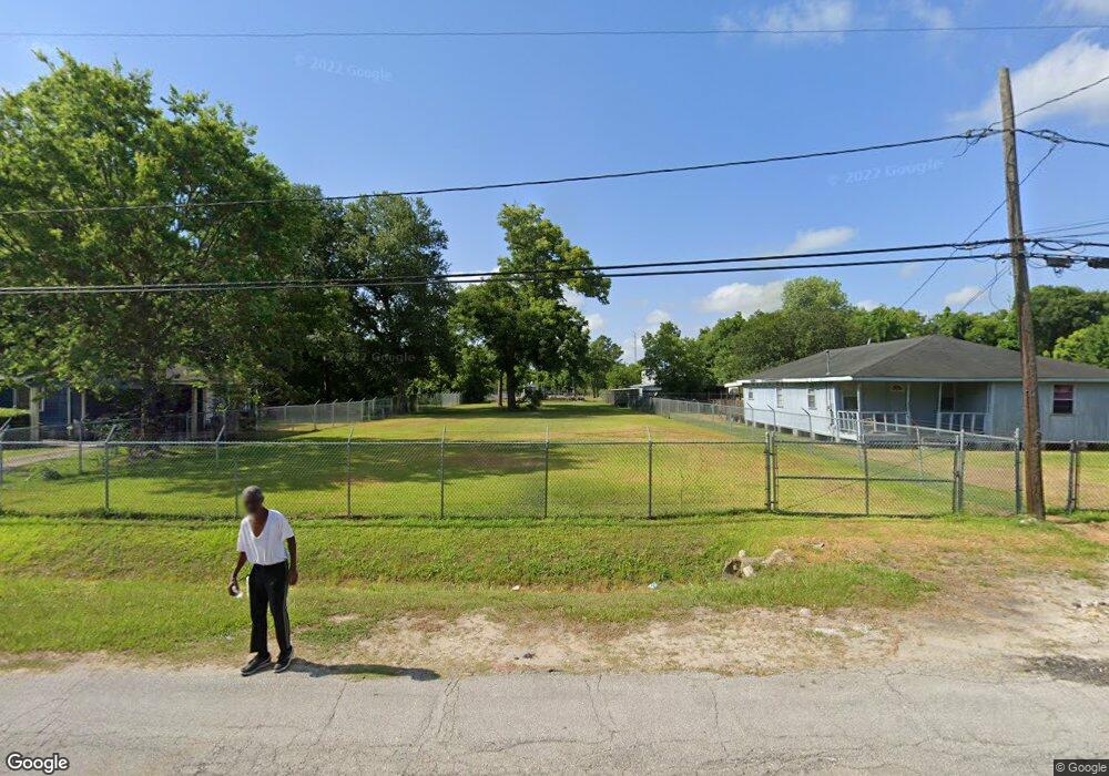 2305 Dewalt St, Houston, TX 77088 - photo 1