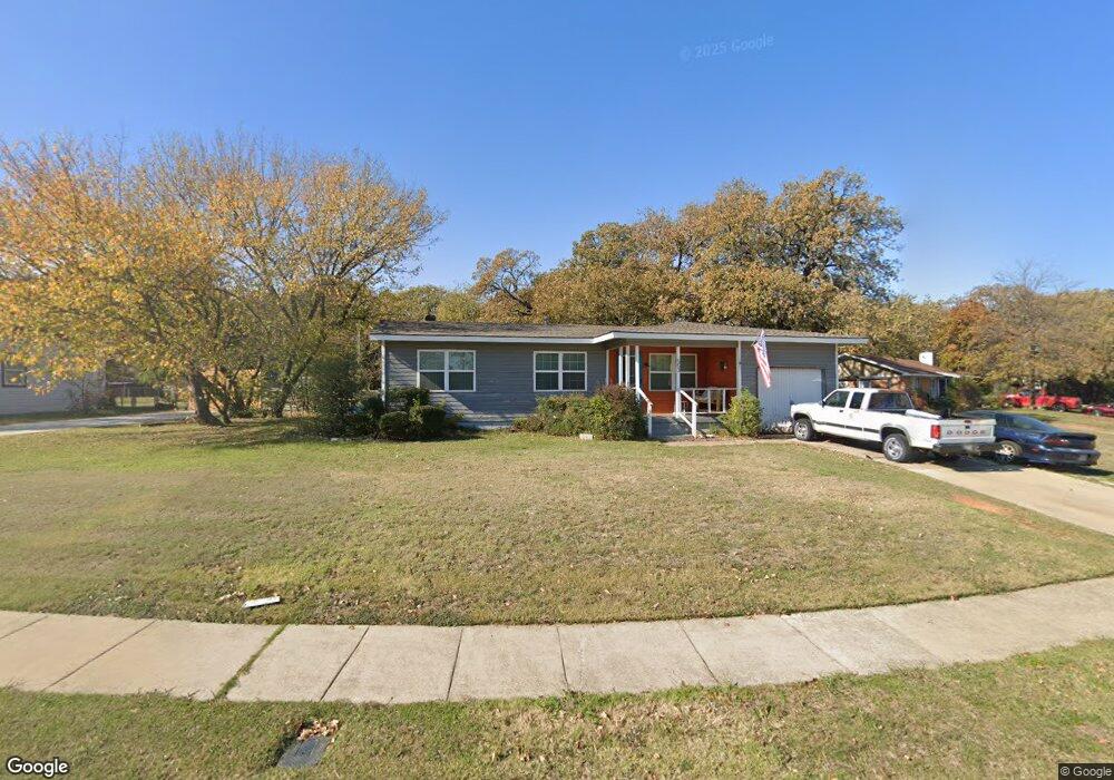 553 Buena Vista Dr, Hurst, TX 76053 - photo 1