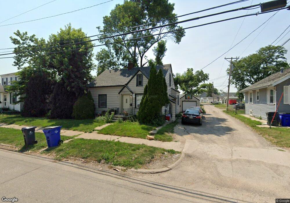 612 13th St NW, Cedar Rapids, IA 52405 - photo 1