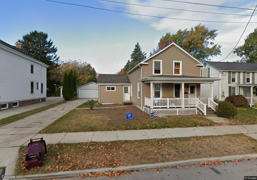 616 N 6th St, Manitowoc, WI 54220 - photo 1