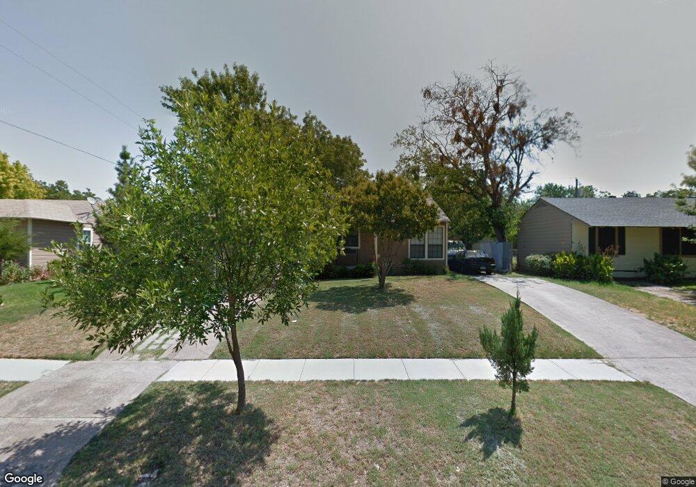 909 SW 5th St, Grand Prairie, TX 75051 - photo 1