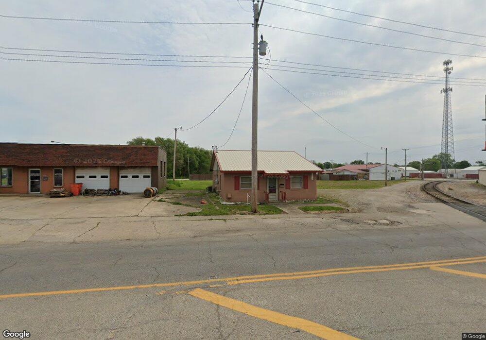 428 S 21st St, Mattoon, IL 61938 - photo 1