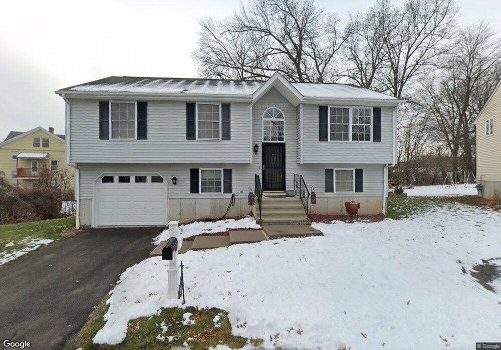 32 Bennett Cir, Hartford, CT 06120 - photo 1