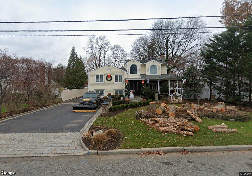 134 Woolsey Ave, Glen Cove, NY 11542 - photo 1