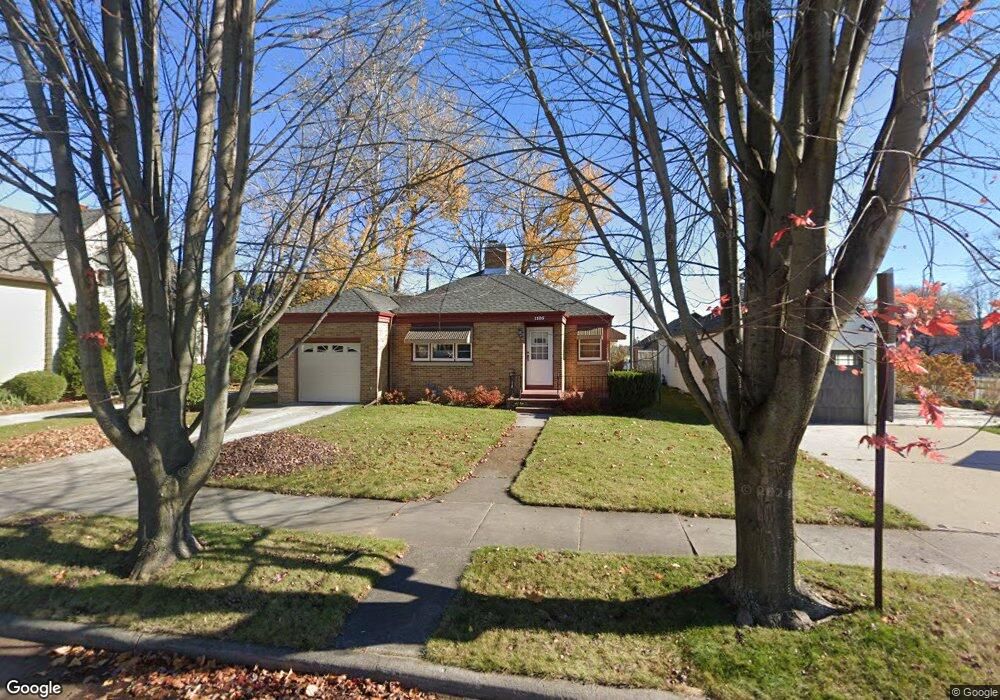 1105 Park Row Blvd, Manitowoc, WI 54220 - photo 1