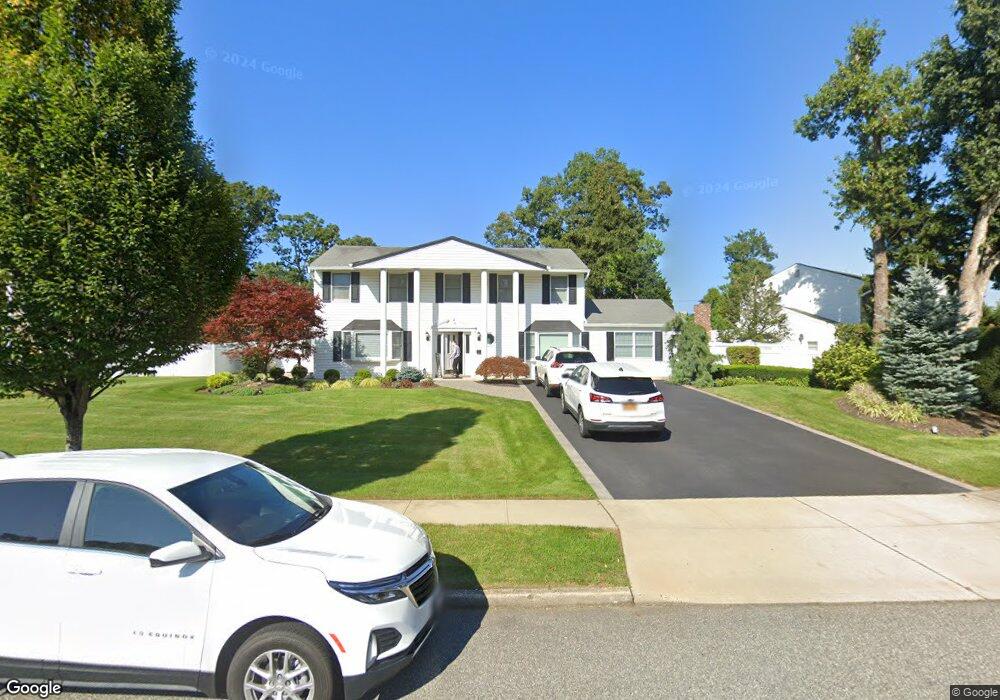 43 Chatham Rd, ComMacK, NY 11725 - photo 1