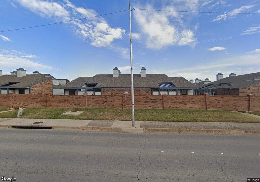 628 Bellaire Dr unit C, Hurst, TX 76053 - photo 1