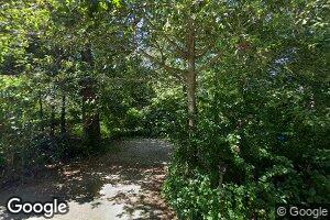 4 Hyatt Rd, Woods Hole, MA 02543