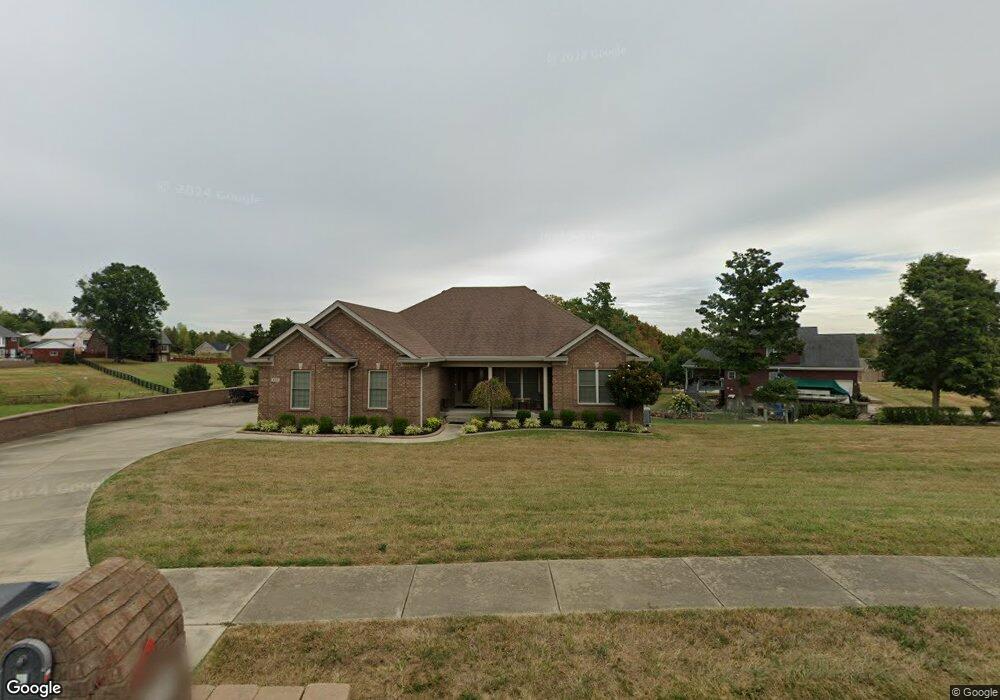 333 Sunray Dr, Shepherdsville, KY 40165 - photo 1
