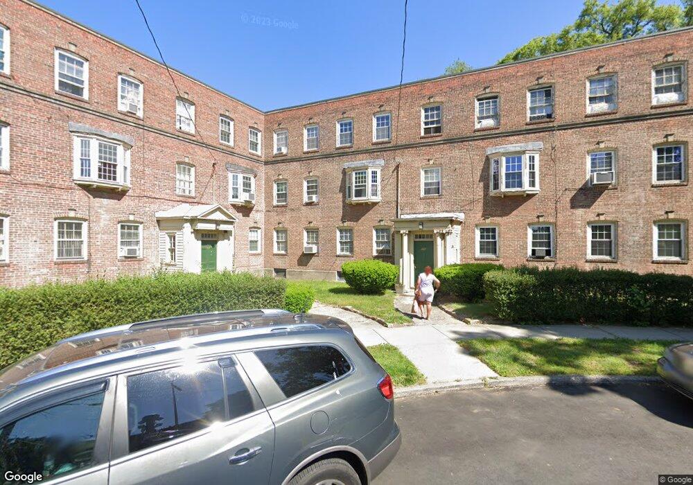 603 Wilmot Ave unit 2, Bridgeport, CT 06607 - photo 1