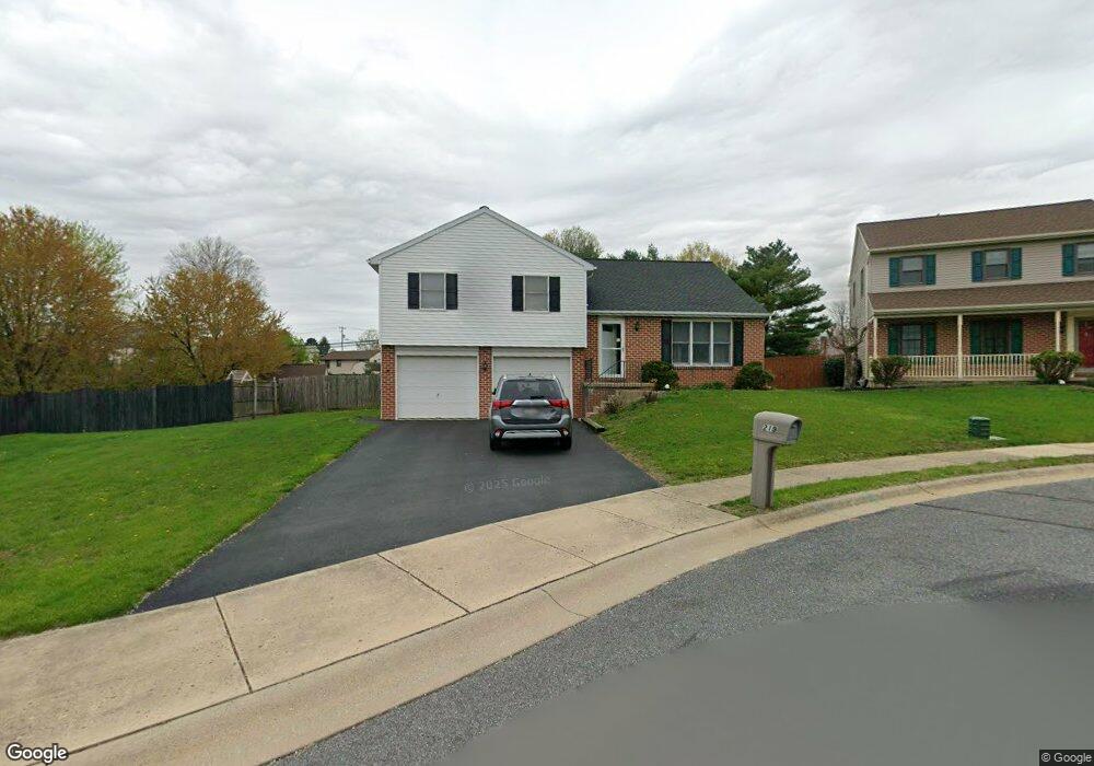 219 Hinkle Dr, New Holland, PA 17557 - photo 1