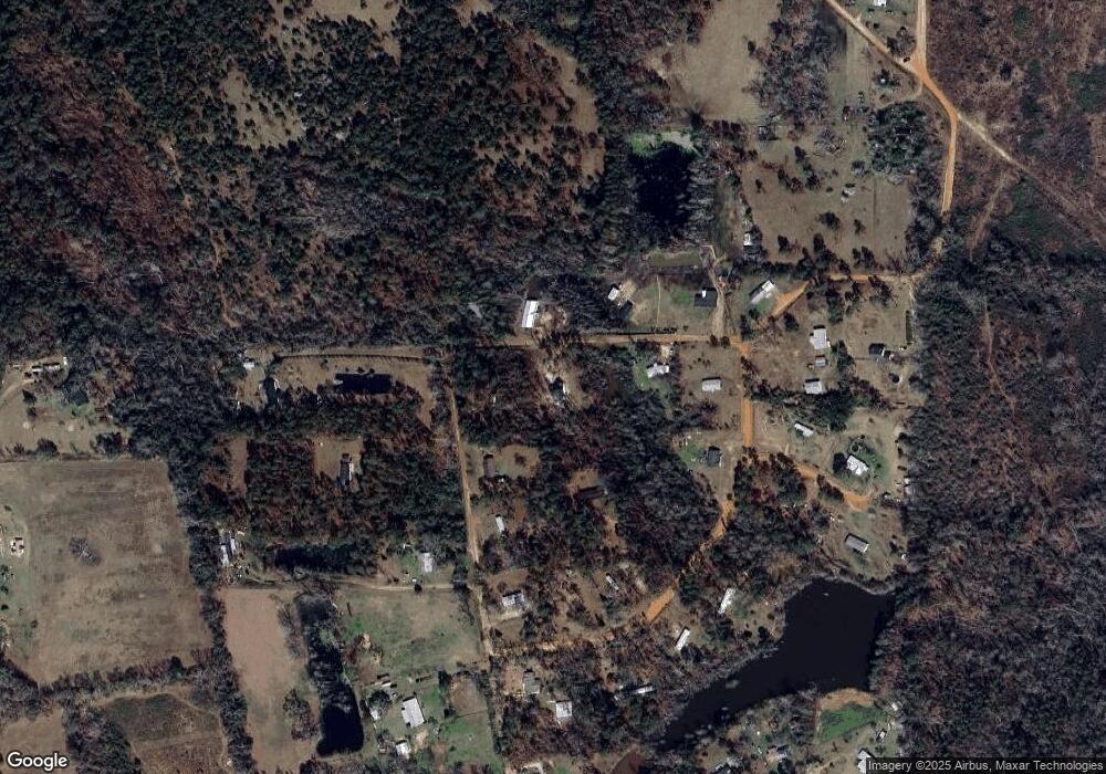 725 Ivy Rd, Broxton, GA 31519 - photo 1